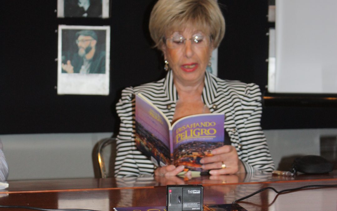 Presentación de, Desafiando el Peligro